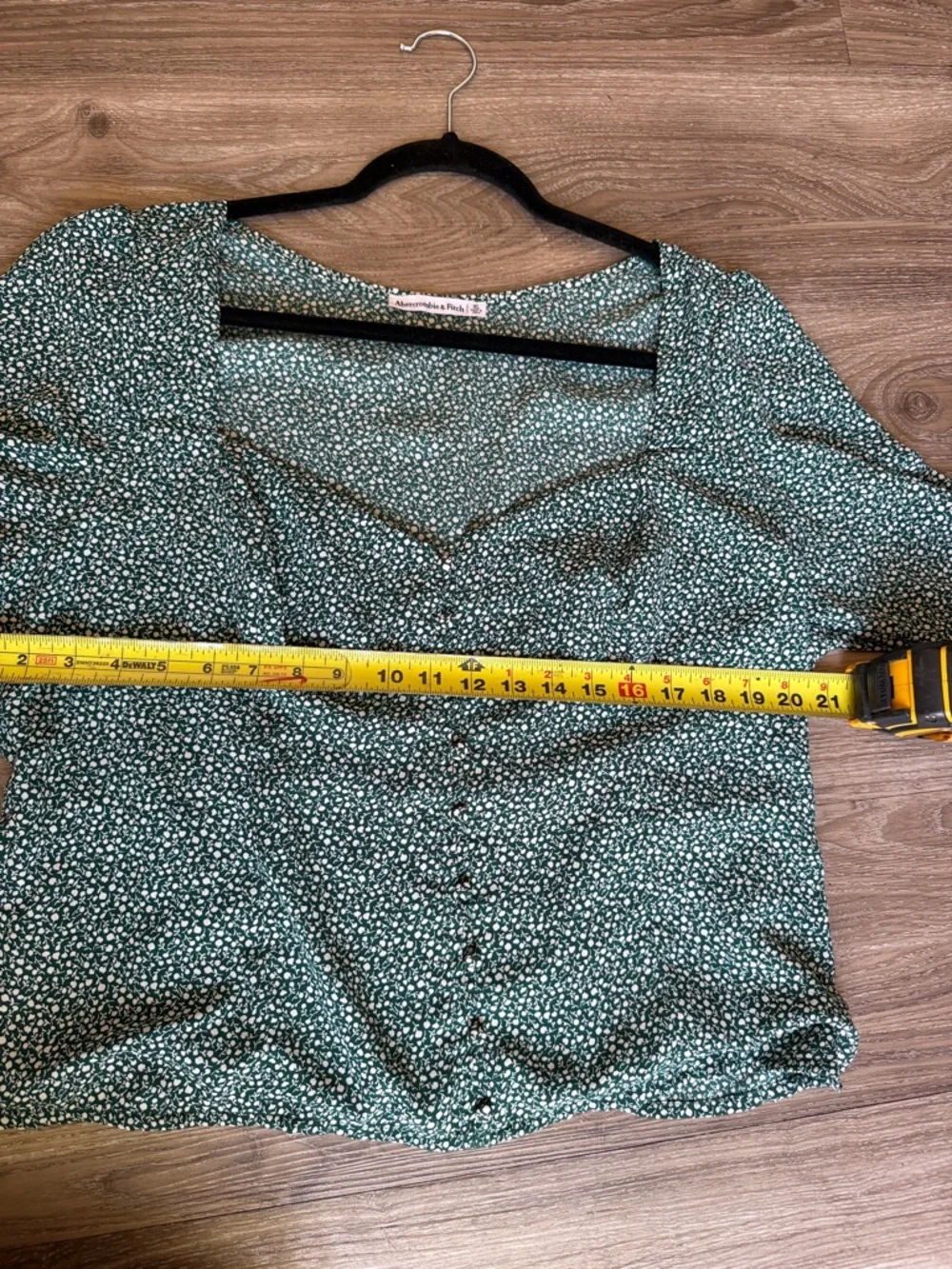 Abercrombie and Fitch Green Floral Long-Sleeve Cowl Neck Top Size: XL